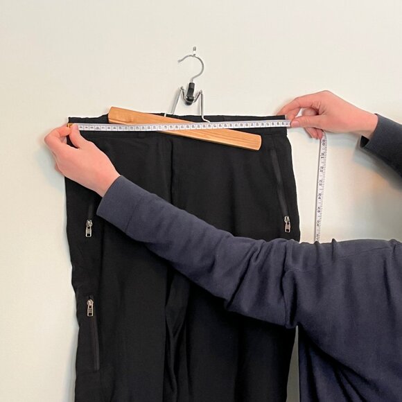 Mountain Equipment Co-Op. Dryskin Outdoor Pants. Black. Size 12. Womens. - Picture 3 of 7